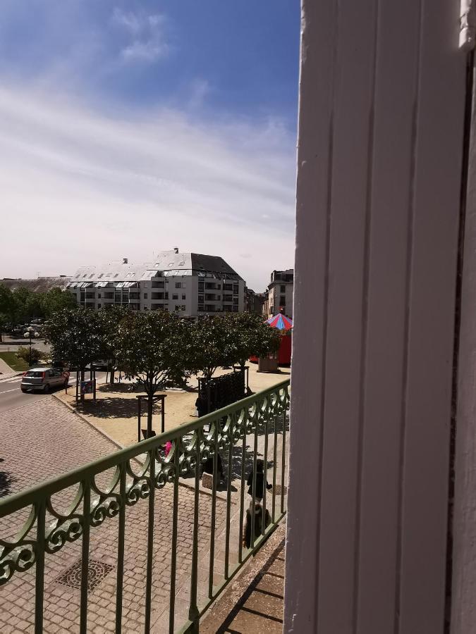 Studio Balcon De La Place Dinan Eksteriør bilde