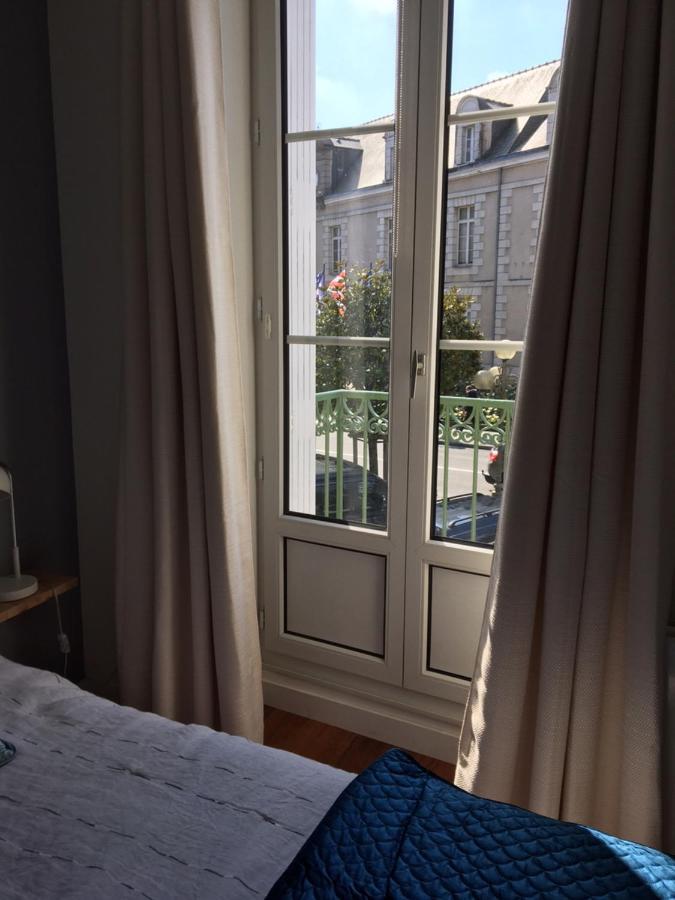 Studio Balcon De La Place Dinan Eksteriør bilde
